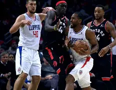 lol下注网站_太阳NBA战胜洛杉矶快船布克关键跳投(nba太阳快船集锦)